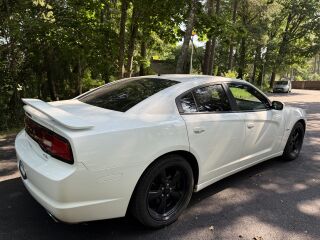 Dodge Charger 5.7 276kW