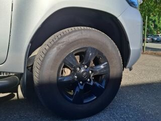 Toyota Hilux 2.4 110kW