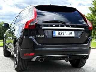 Volvo XC60 R-DESIGN FFD 140kW