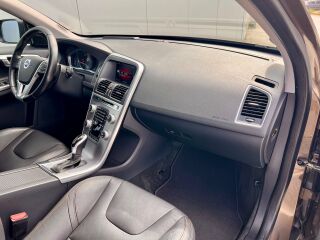 Volvo XC60 AWD Summum Polar+ 2.4 D4 140кВ