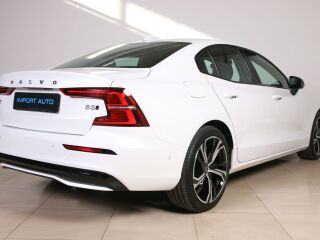 Volvo S60 AWD ULTIMATE DARK INTELLI SAFE PRO MY24 2.0 B5 KERS Mild Hybrid 184kW