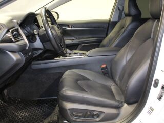 Toyota Camry Luxury Business 2.5 131kW
