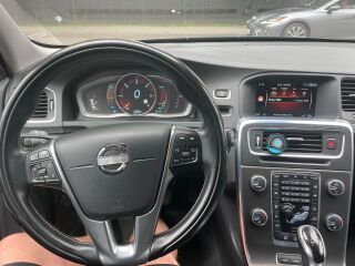 Volvo V60 PLUG IN HYBRID 2.4 R5 D6 158kW