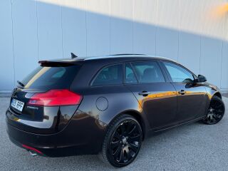 Opel Insignia Sports Tourer SW 2.0 BiTurbo 143кВ