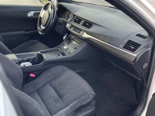 Lexus CT 200h F-sport 1.8 73kW