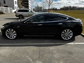 Tesla Model S 90D