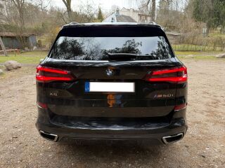 BMW X5 M50 M50i 4.4 V8 390kW