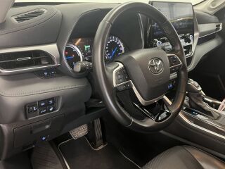 Toyota Highlander Premium AWD 2.5 140кВ