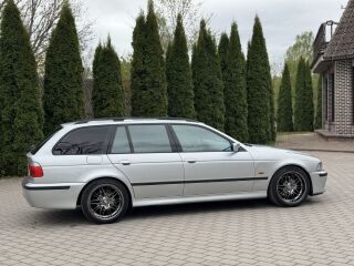 BMW 540 4.4 V8 210kW