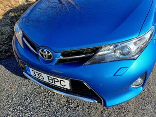 Toyota Auris 1.6 97кВ