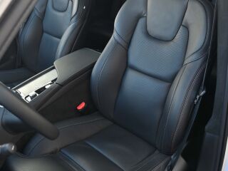 Volvo XC90 AWD H&K LUXURY+ ULTIMATE DARK INTELLI 2.0 T8 Long Range Plug-in 335kW