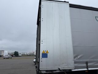 Schmitz Semitrailer Curtainsider Standard