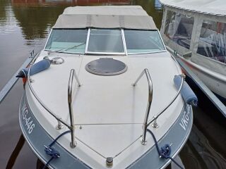 Four Winns 205 SUNDOWNER 3.3 Yamaha 225 hj V6 4-takti 165kW