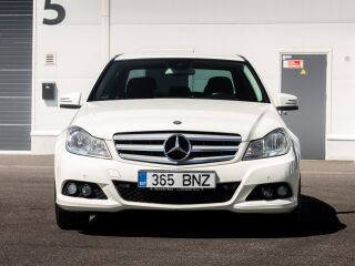 Mercedes-Benz C 180 2.1 88kW
