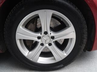 Mercedes-Benz E 220 2.0 143kW