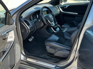 Volvo XC60 Momentum R-Design Edition 2.0 D3 110kW