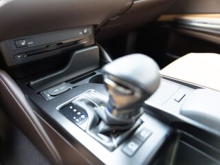Lexus ES 300h 2.5 131kW