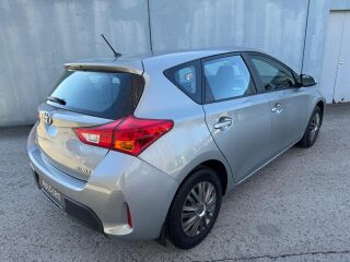 Toyota Auris 1.6 97кВ