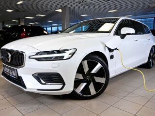 Volvo V60 AWD T6 H&K   ULTIMATE BRIGHT XENIUM PRO INTELL 2.0 Long Range T6 plug in 293kW