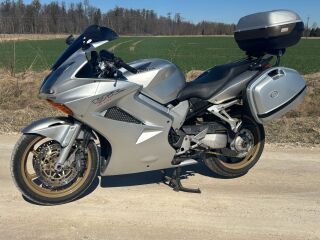 Honda VFR 800 V4 81kW