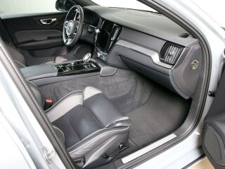 Volvo V60 AWD PLUS DARK INTELLI SAFE PRO 2.0 T6 Recharge Long Range Plug In Hybrid 293kW