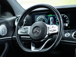Mercedes-Benz E 300 de AMG 2.0 143kW