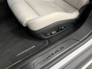 Porsche Taycan 4S 420kW
