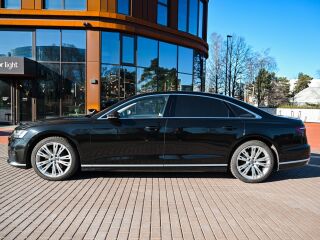 Audi A8 LONG S-Line 3.0 210kW