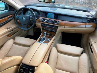 BMW 740 3.0 240кВ