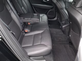 Volvo V90 Momentum PRO 2.0 140кВ