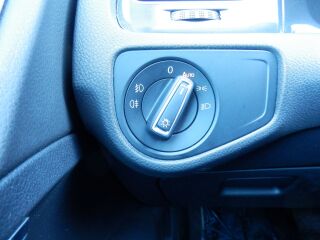 Volkswagen Golf 1.0 81kW