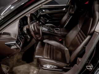 Porsche Panamera GTS Sport chrono 4.8 316kW