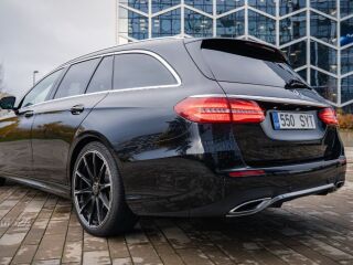Mercedes-Benz E 220 AMG Burmester 2.0 143kW