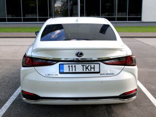 Lexus ES 300h 2.5 131kW