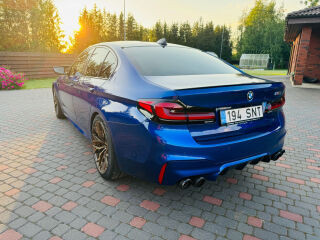 BMW M5 Akrapovič & Bowers & Wilkins 4.4 V8 569kW