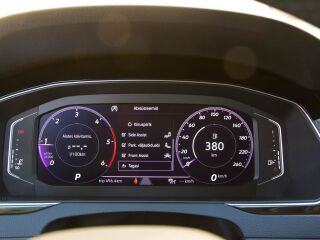 Volkswagen Passat R-Line Variant 4Motion 2.0 BIT TDI 176кВ