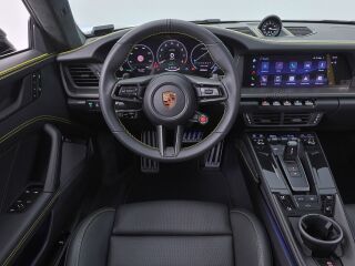 Porsche 911 Carrera 4 GTS Coupe T-Hybrid 3.6 398kW