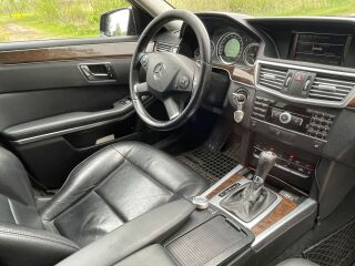 Mercedes-Benz E 200 2.2 V6 TDI 100kW
