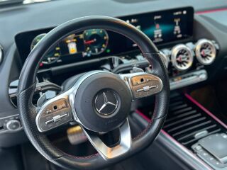 Mercedes-Benz GLA 200 AMG Night pakett 2.0 110kW