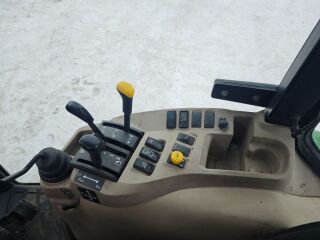 John Deere 3720