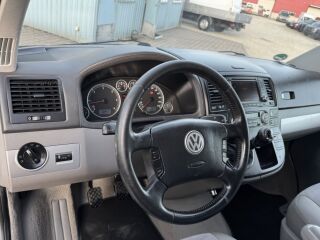 Volkswagen Multivan Highline 4-Motion 4*4 2.5 Tdi 128kW