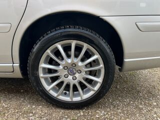 Volvo V70 Facelift 4WD 2.4 D5 136kW
