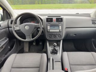 Volkswagen Golf 1.6 75kW