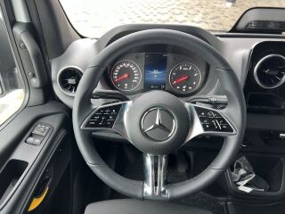 Mercedes-Benz Sprinter 519CDI 22+1+1 2.0 R4 140kW