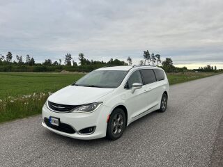 Chrysler Pacifica Limited 3.6 214kW