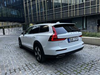 Volvo V60 Cross Country 2.0 145kW