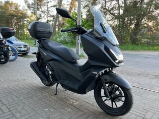 Kymco Skytown 125 kohvriga