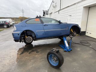 BMW 325 Ti 2.5 R6 141kW