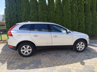 Volvo XC60 MOMENTUM 2.0 R5 D3 120kW