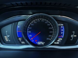 Volvo XC60 R-DESIGN FFD 140kW